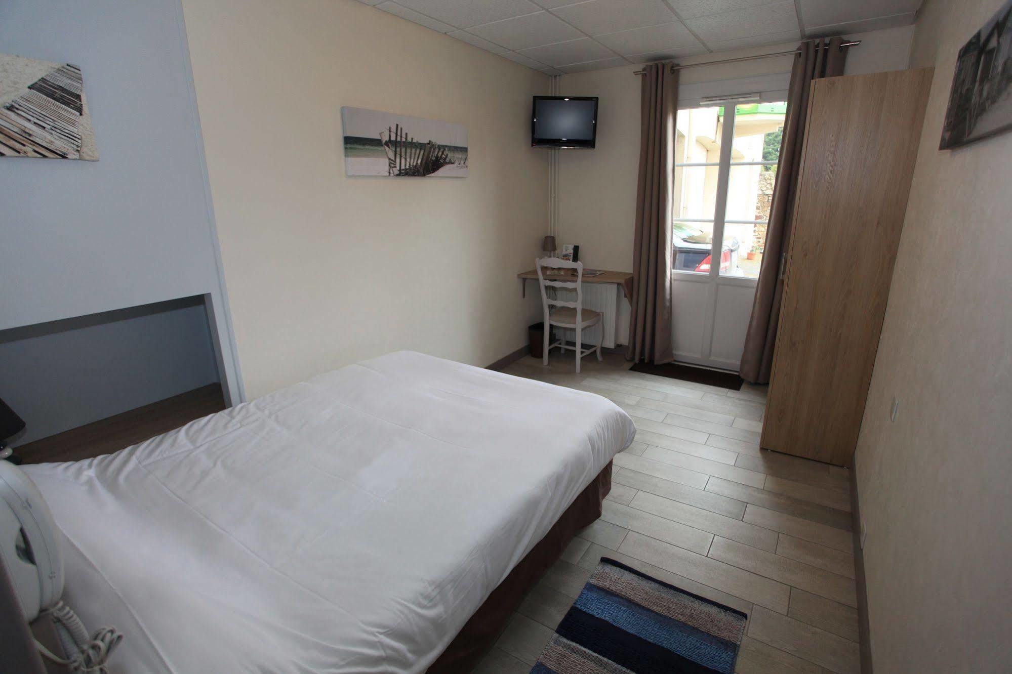 Contact Hotel - Hotel Le Lion D'Or لومبال المظهر الخارجي الصورة